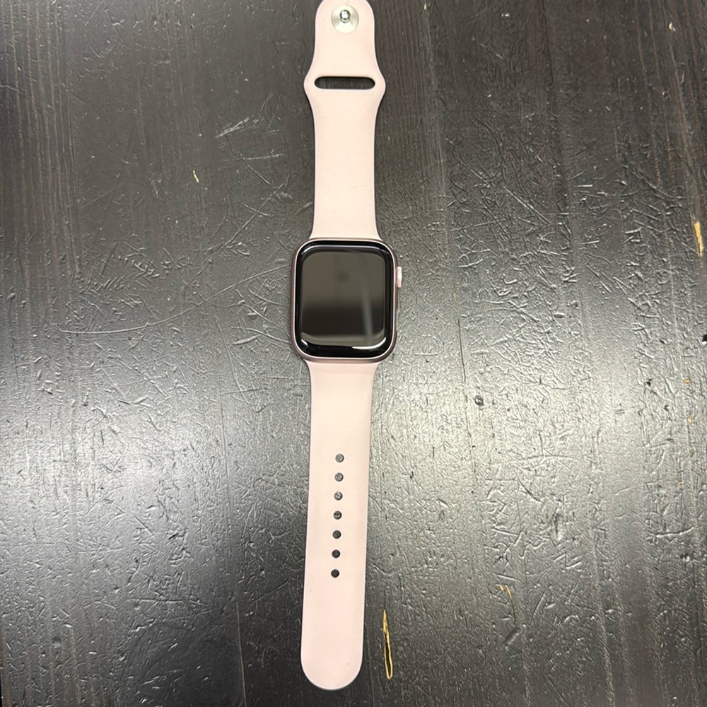 Series 9 Apple Watch light pink